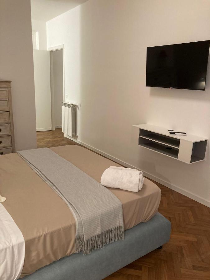 Casa Vacanze Monroe Palermo Bagian luar foto