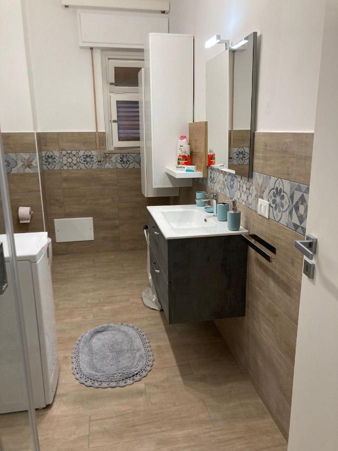 Casa Vacanze Monroe Palermo Bagian luar foto