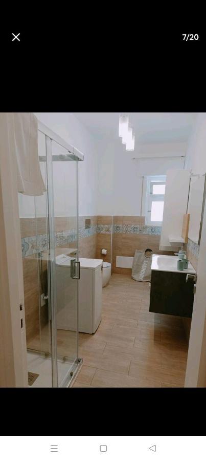 Casa Vacanze Monroe Palermo Bagian luar foto